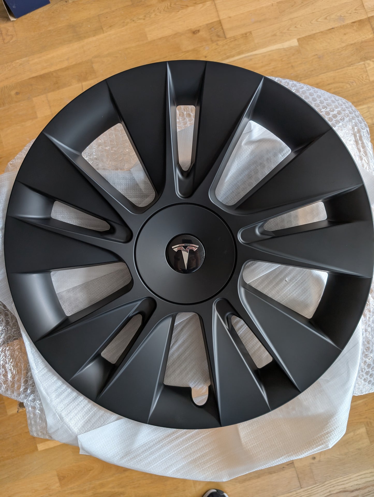 UK Stock, 2019 -2023 CLASSIC Tesla Model 3 4 x 18" Wheel Covers Cover Hub Cap T Logo