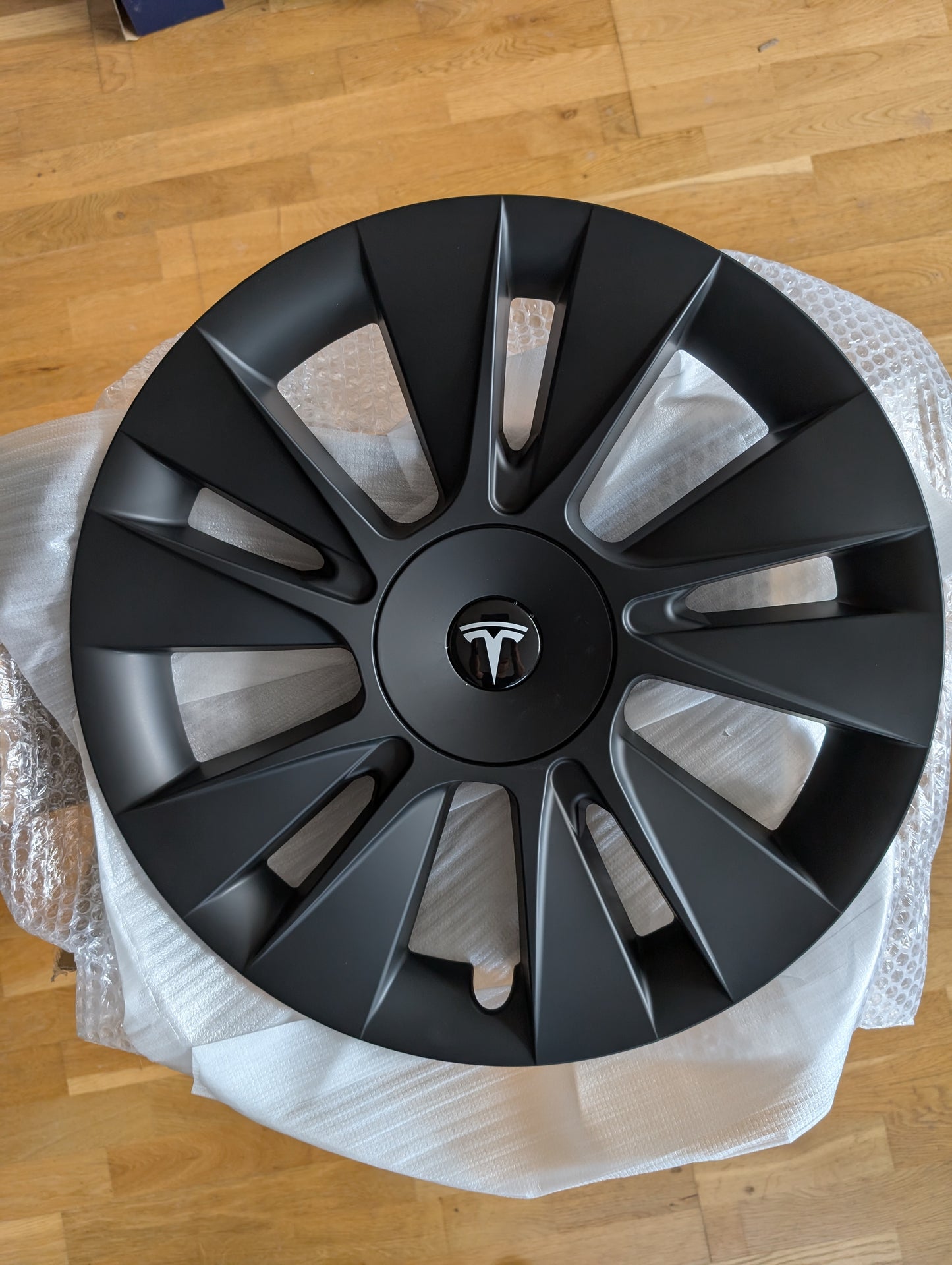 UK Stock, 2019 -2023 CLASSIC Tesla Model 3 4 x 18" Wheel Covers Cover Hub Cap T Logo