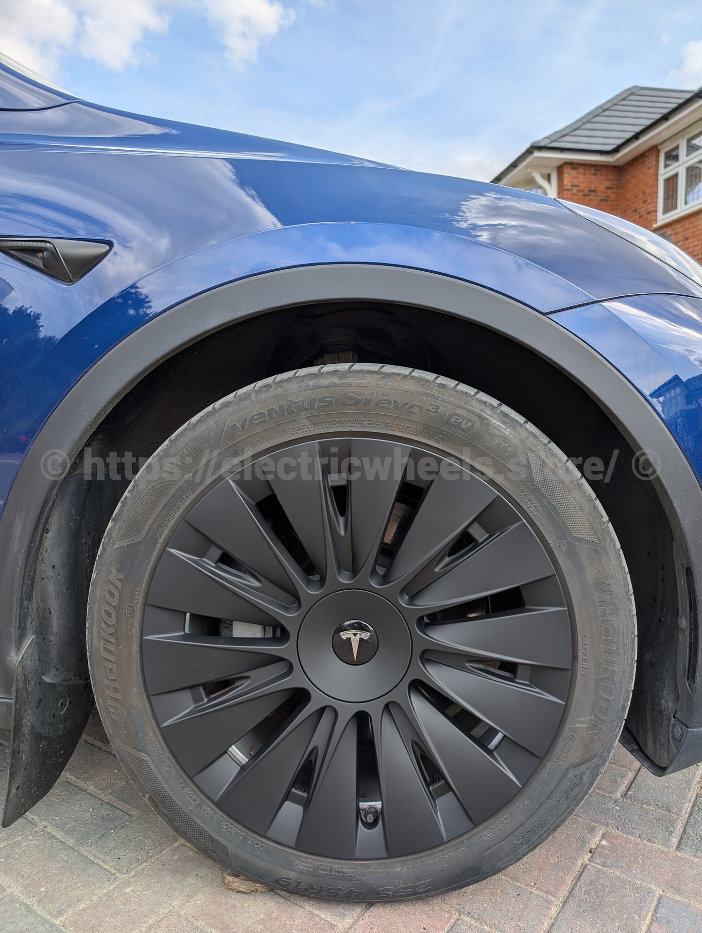 UK Stock, BLADE, Induction Straight Tesla Model Y 4 x 19" Wheel Covers Cover Hub Cap T Logo 19 Inch. Matt Black