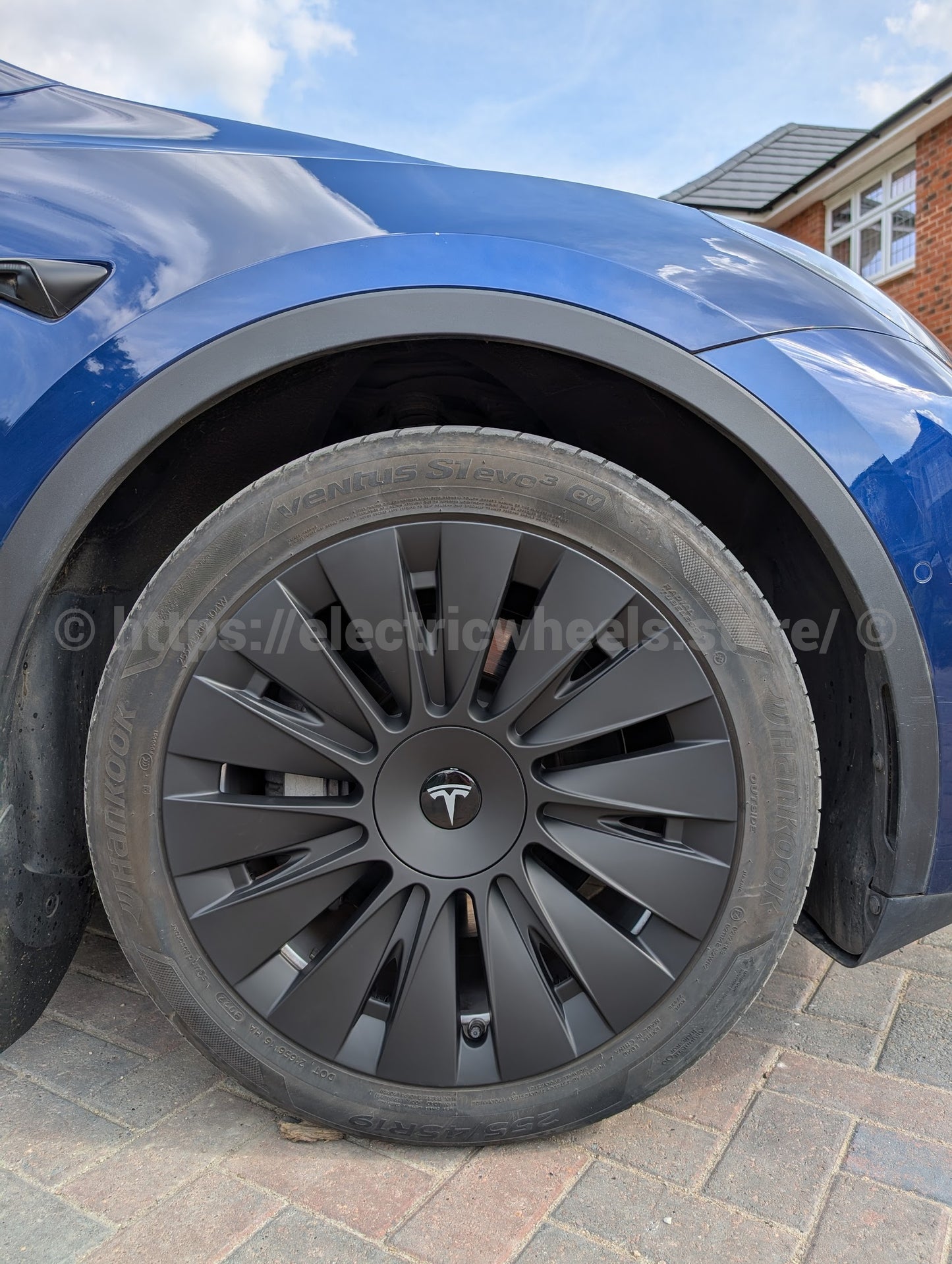 UK Stock, BLADE, Induction Straight Tesla Model Y 4 x 19" Wheel Covers Cover Hub Cap T Logo 19 Inch. Matt Black