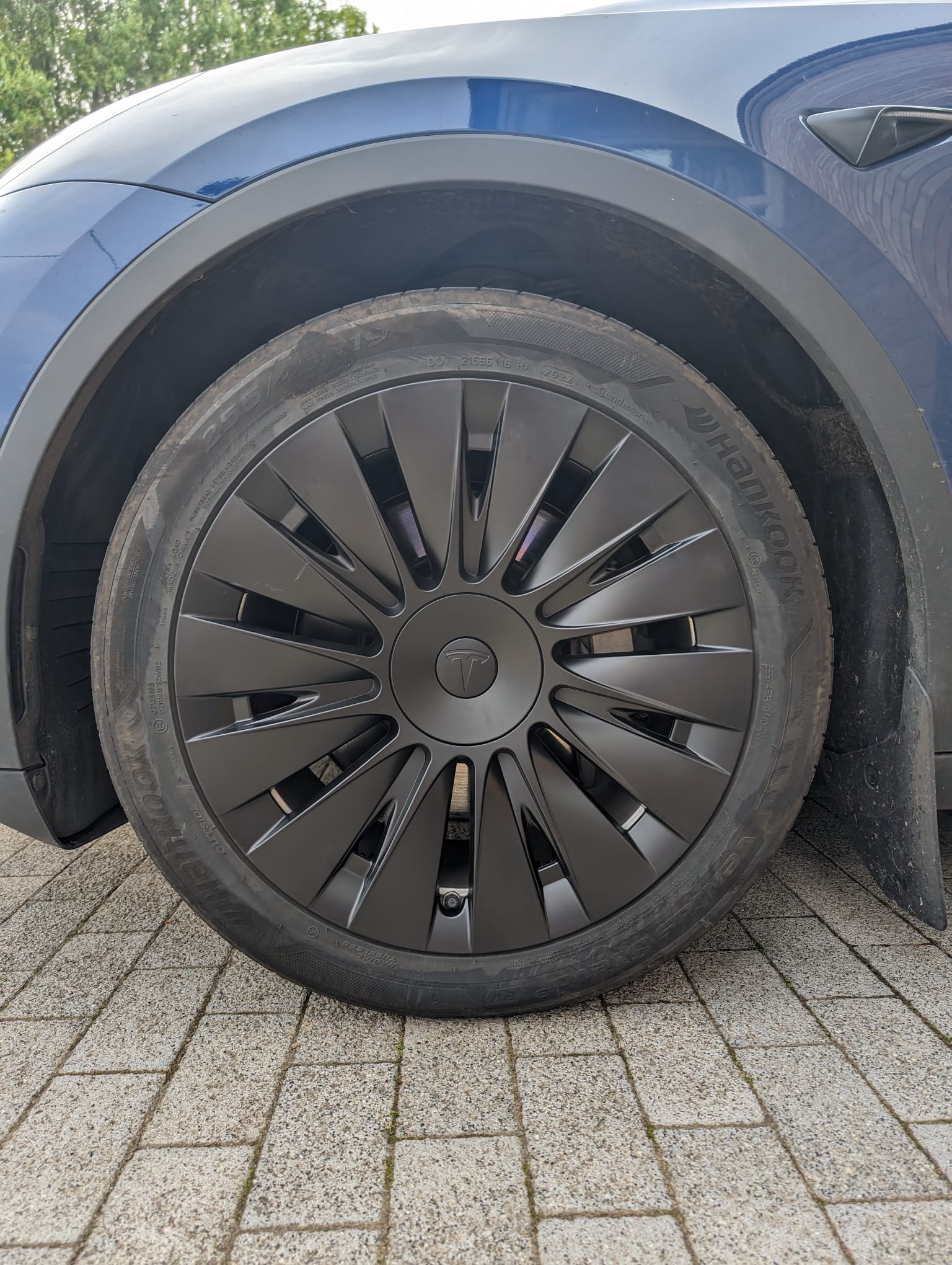 Tesla Model Y Matt Black Wheel Covers, 19 inch, UK Fast Delivery, Looks great.  Transform car