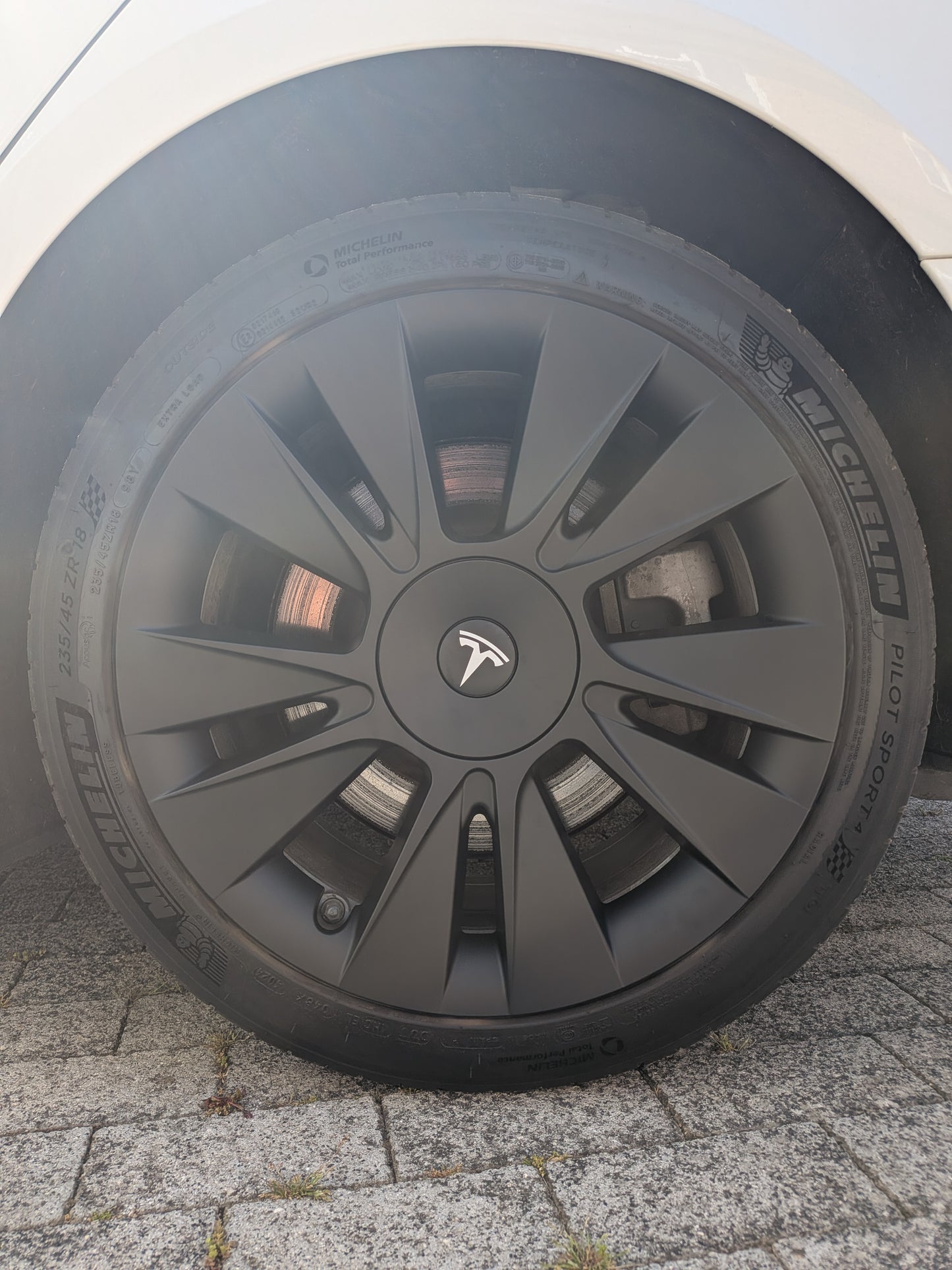 KNIFE CLASSIC 18" Wheel Covers for Tesla Model 3 (Matt Black)
