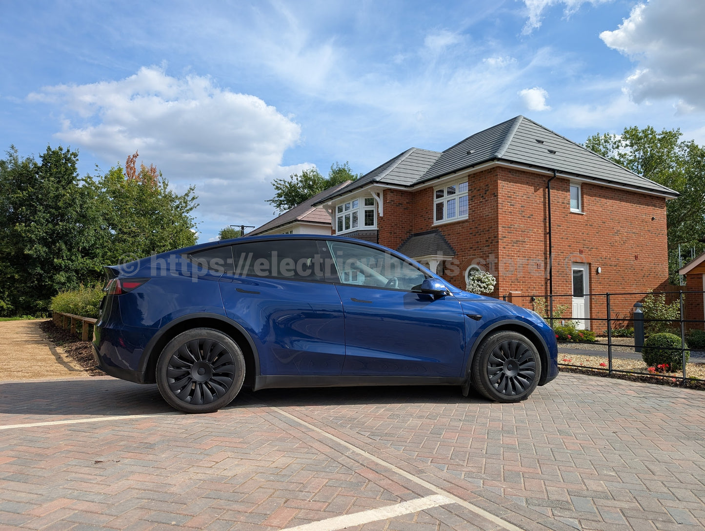 UK Stock, STORM Curved Tesla Model Y 4 x 19" Wheel Covers Cover Hub Cap T Logo 19 Inch.  Matt Black