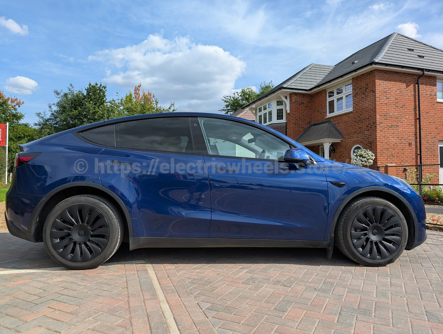 UK Stock, STORM Curved Tesla Model Y 4 x 19" Wheel Covers Cover Hub Cap T Logo 19 Inch.  Matt Black