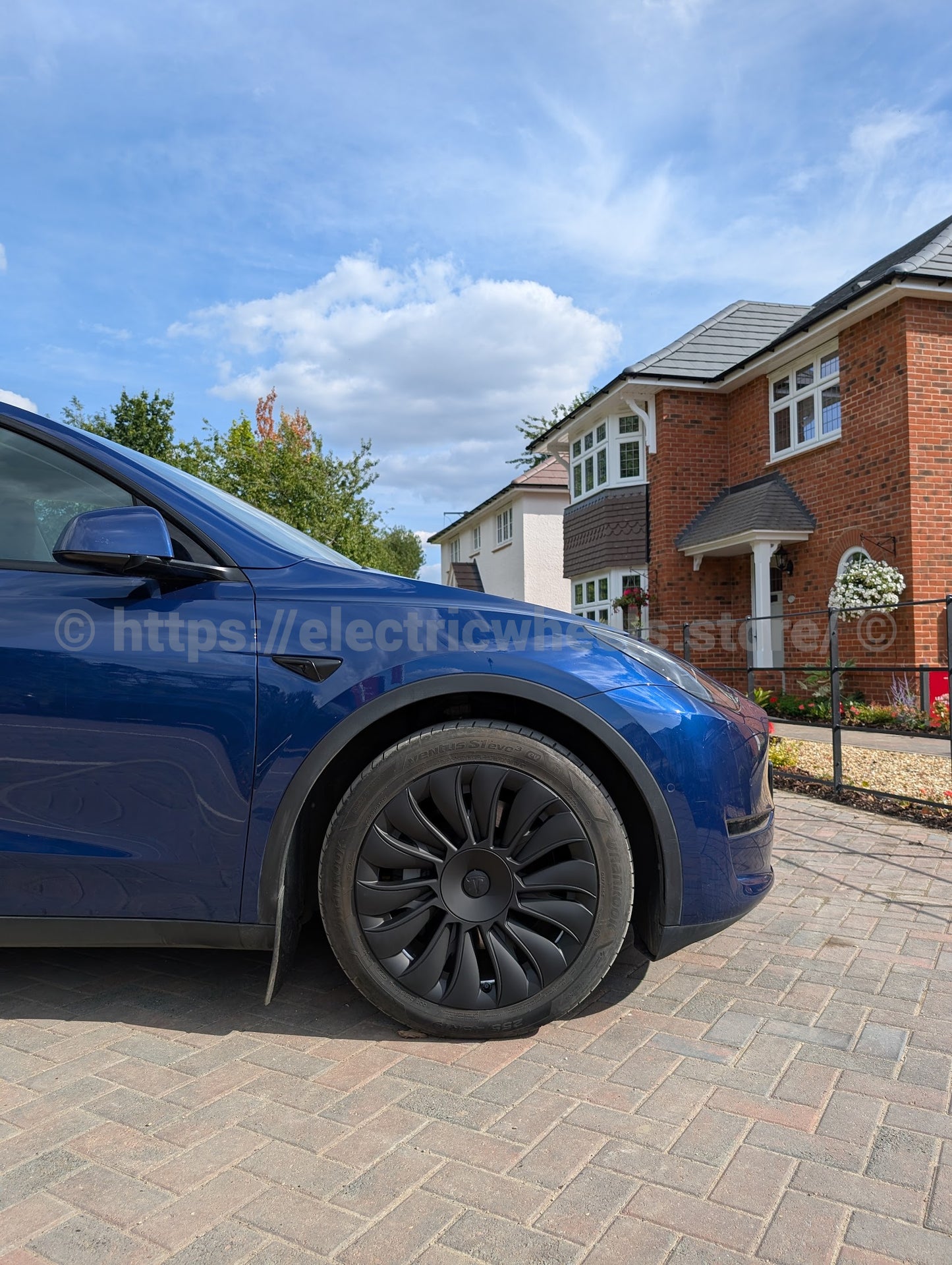 UK Stock, STORM Curved Tesla Model Y 4 x 19" Wheel Covers Cover Hub Cap T Logo 19 Inch.  Matt Black