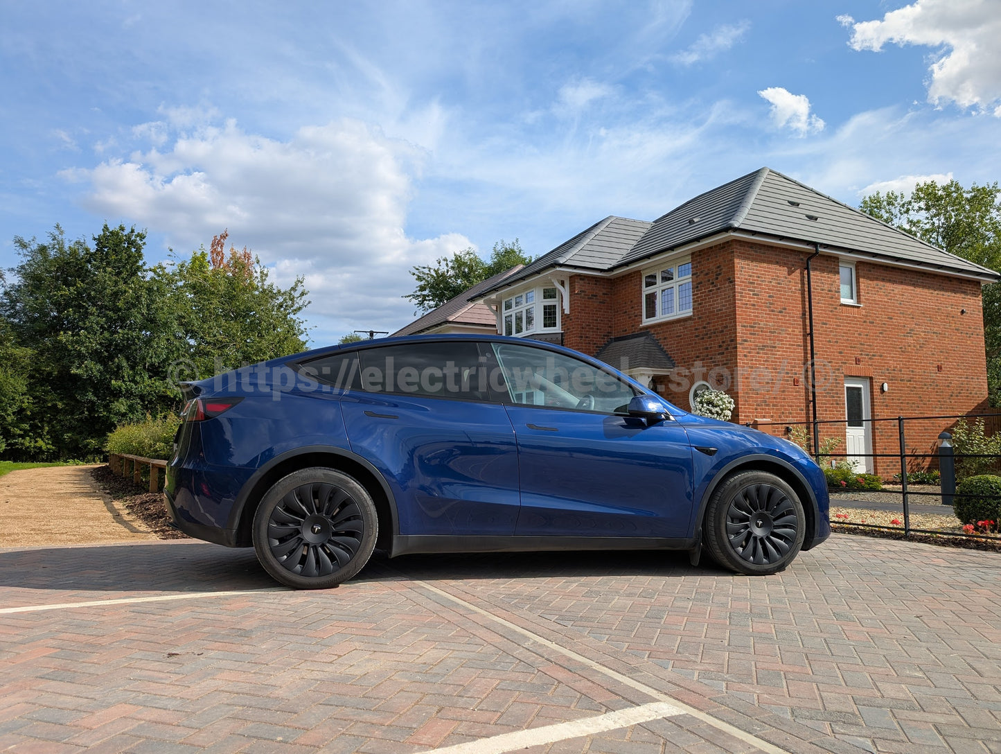 UK Stock, STORM Curved Tesla Model Y 4 x 19" Wheel Covers Cover Hub Cap T Logo 19 Inch.  Matt Black