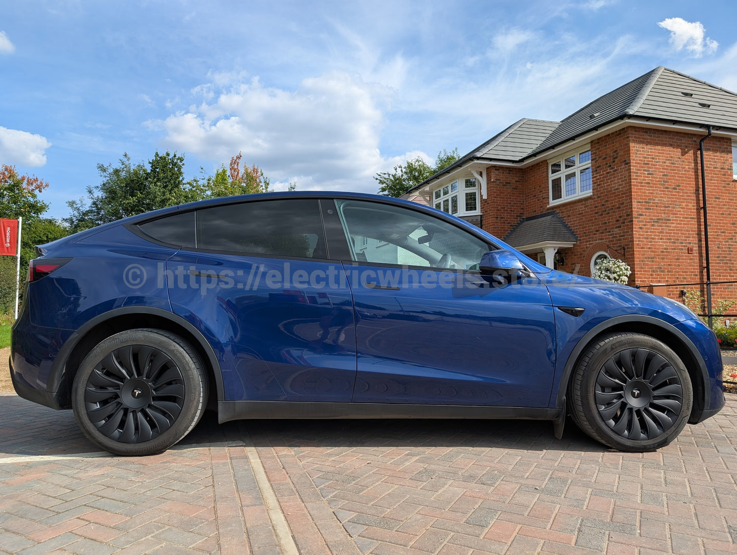 UK Stock, STORM Curved Tesla Model Y 4 x 19" Wheel Covers Cover Hub Cap T Logo 19 Inch.  Matt Black