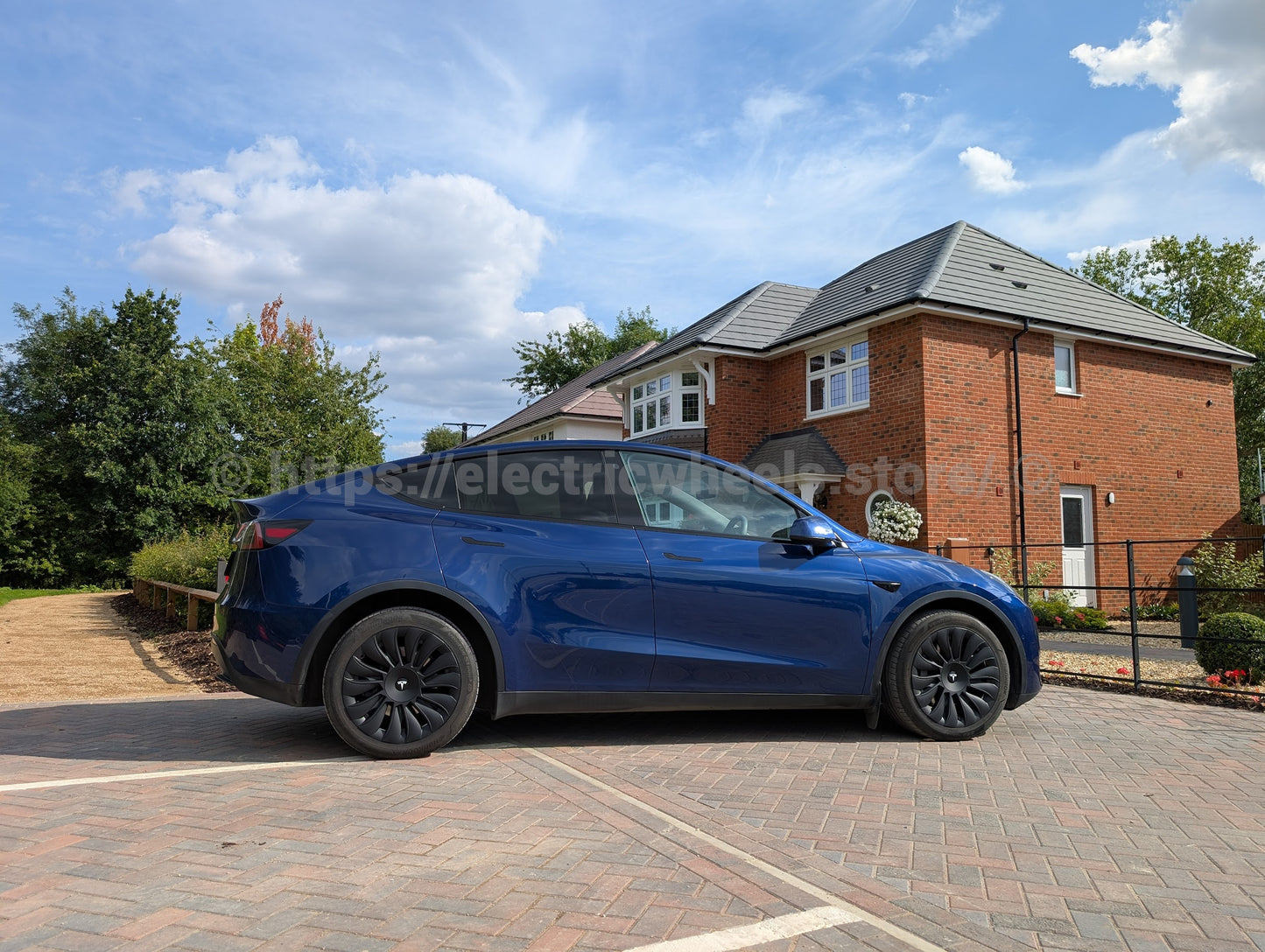 UK Stock, STORM Curved Tesla Model Y 4 x 19" Wheel Covers Cover Hub Cap T Logo 19 Inch.  Matt Black