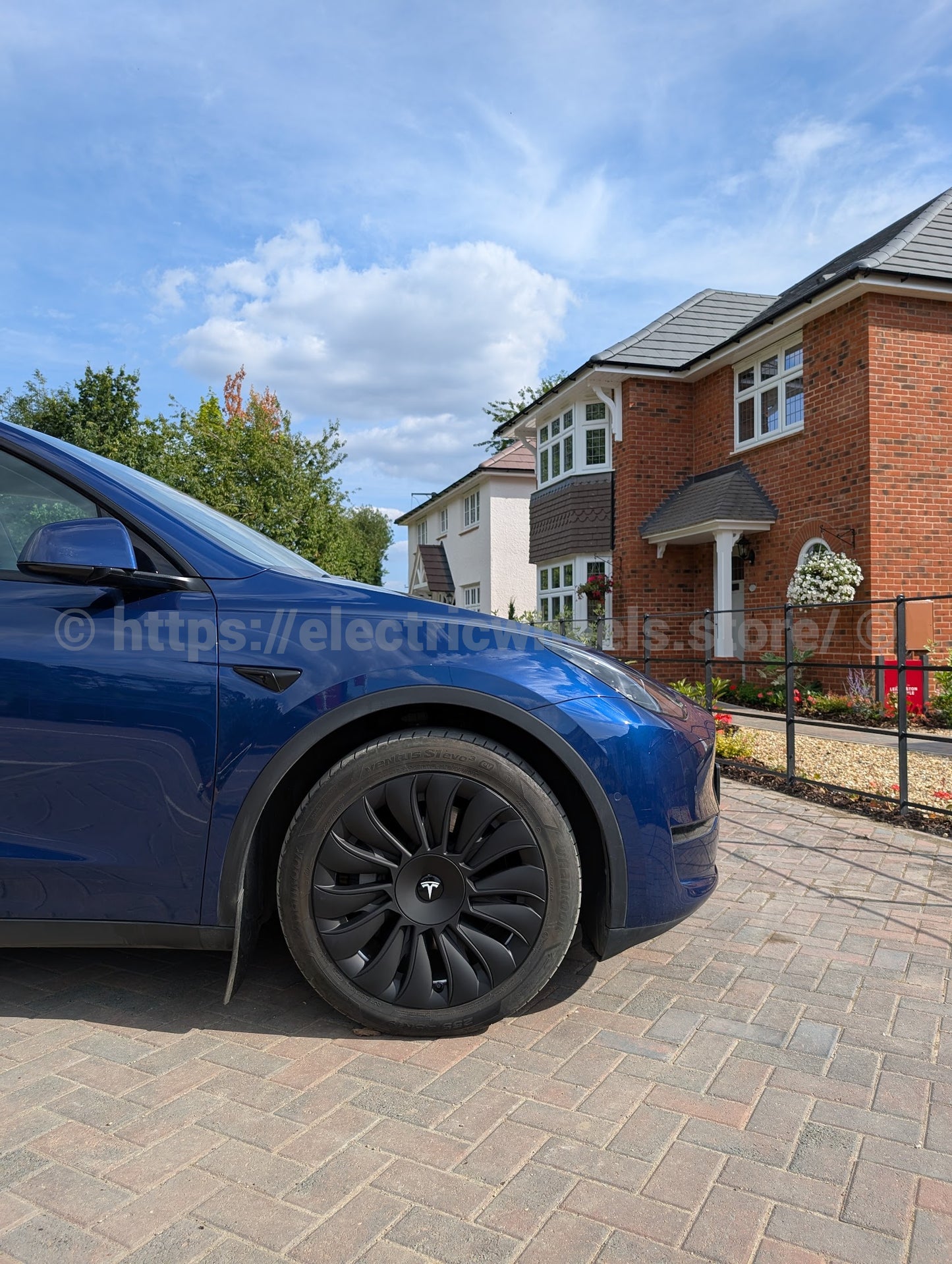 UK Stock, STORM Curved Tesla Model Y 4 x 19" Wheel Covers Cover Hub Cap T Logo 19 Inch.  Matt Black