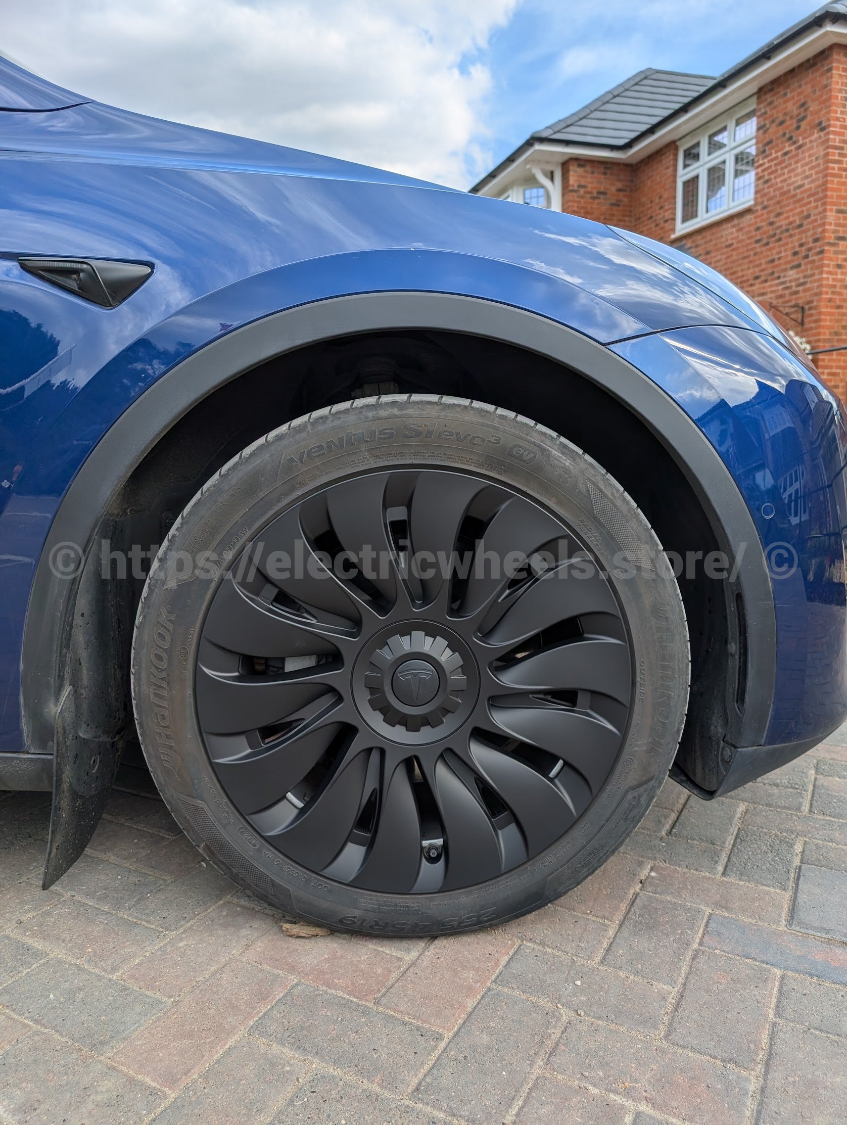 4-Piece Tesla Model Y Hubcaps – 19 Inch, Symmetrical Cyclone Design, Matte Black (2021-2024)